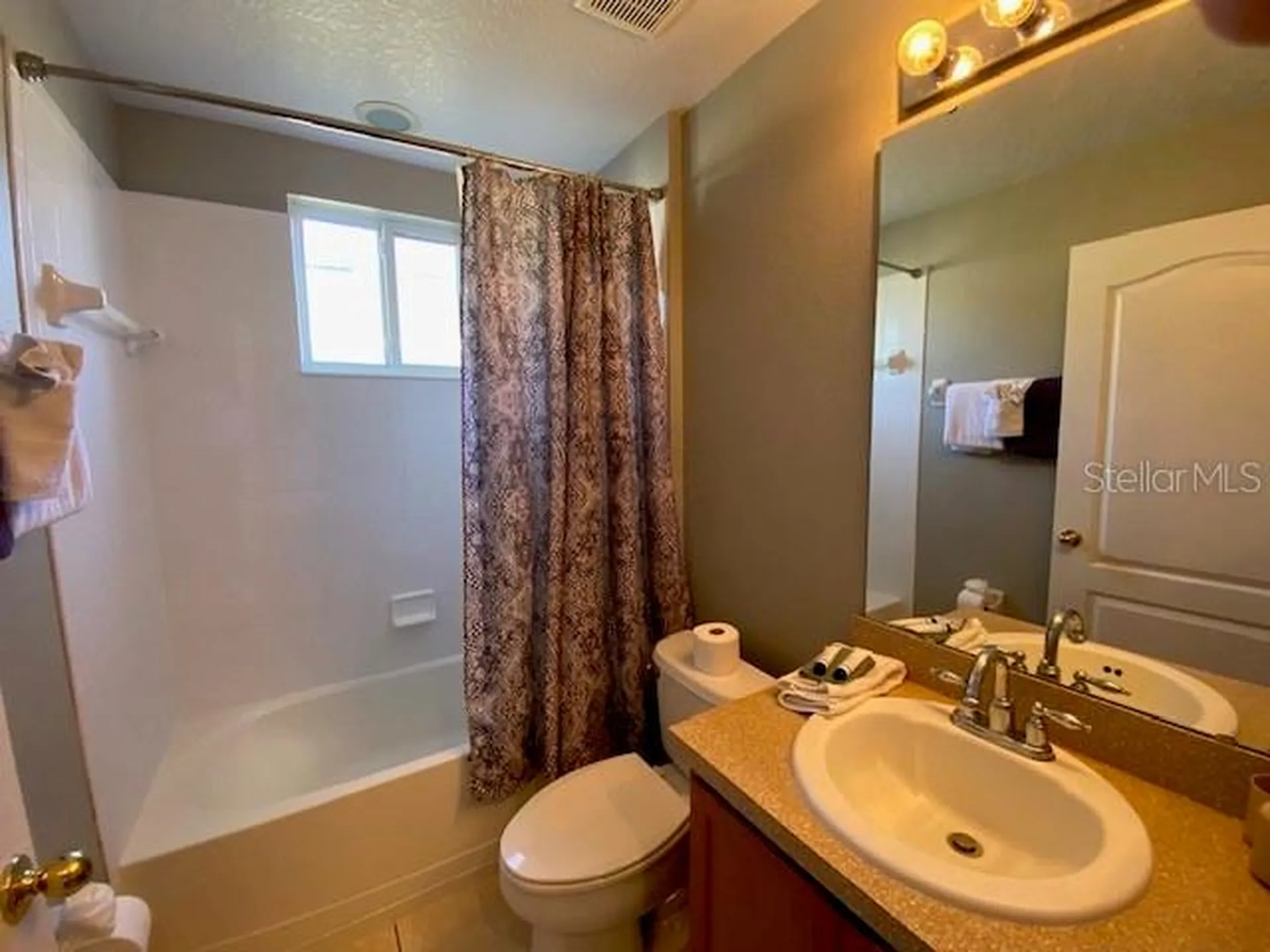 842 Sussex Drive Davenport FL 33896