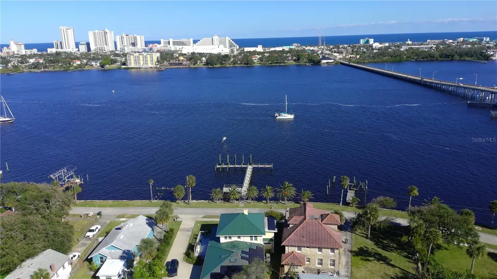 546 Rio Vista Avenue Daytona Beach FL 32114