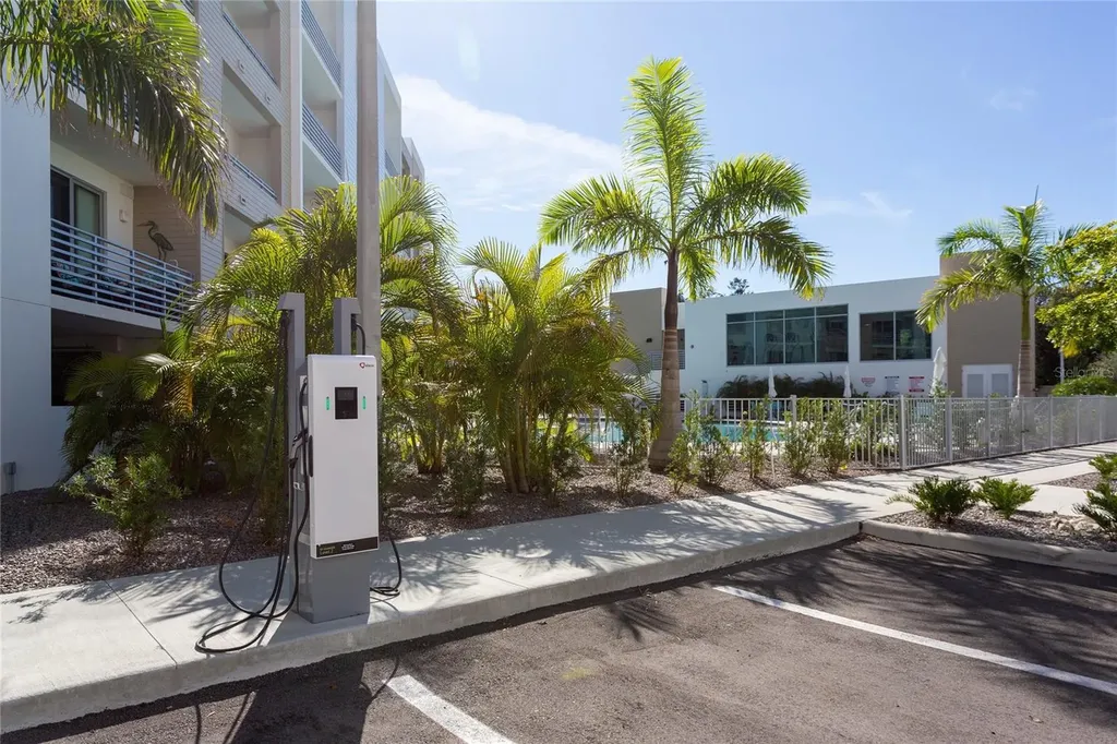 1709 N Tamiami Trail Sarasota FL 34234