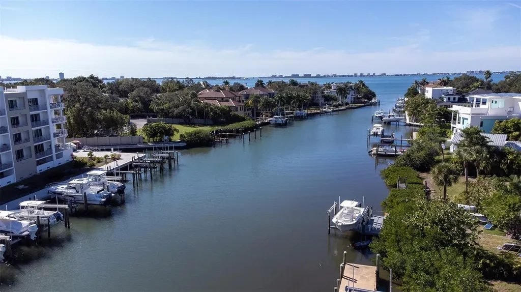 1709 N Tamiami Trail Sarasota FL 34234