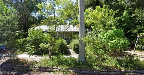 842 17th Avenue N St Petersburg FL 33704