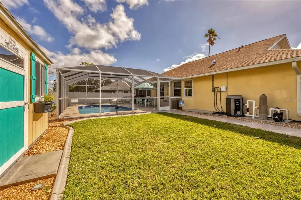 9266 Carnation Avenue Englewood FL 34224