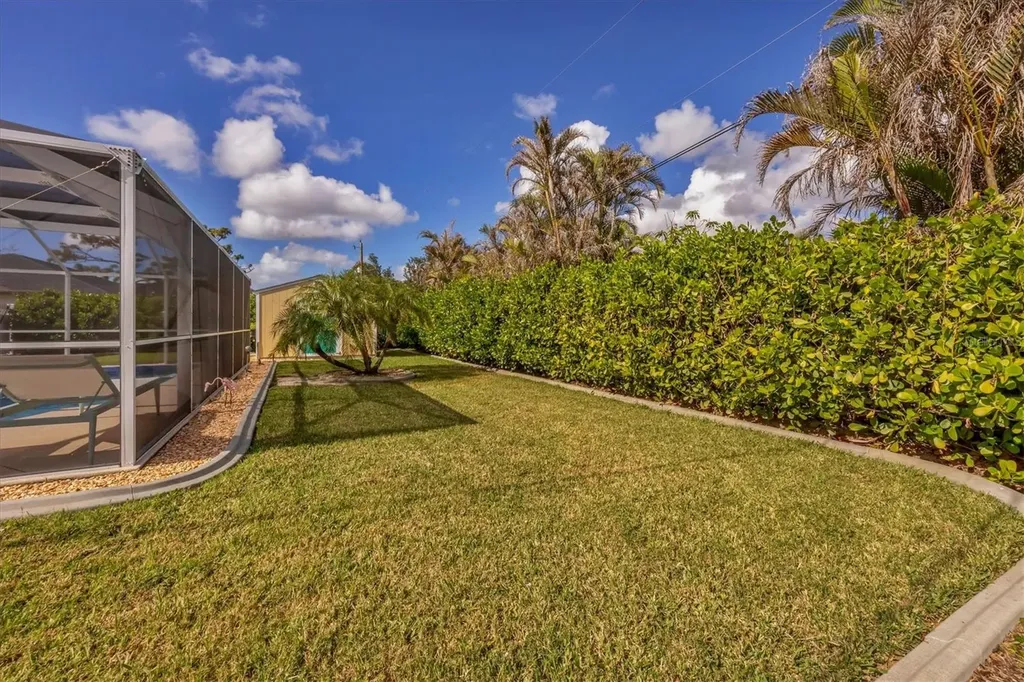 9266 Carnation Avenue Englewood FL 34224