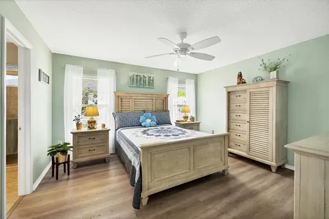 9266 Carnation Avenue Englewood FL 34224