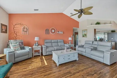 9266 Carnation Avenue Englewood FL 34224