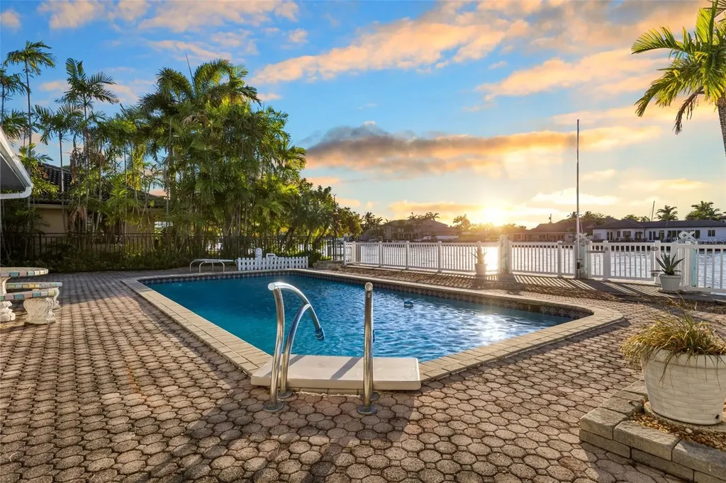 4621 W Tradewinds Avenue Lauderdale By The Sea FL 33308