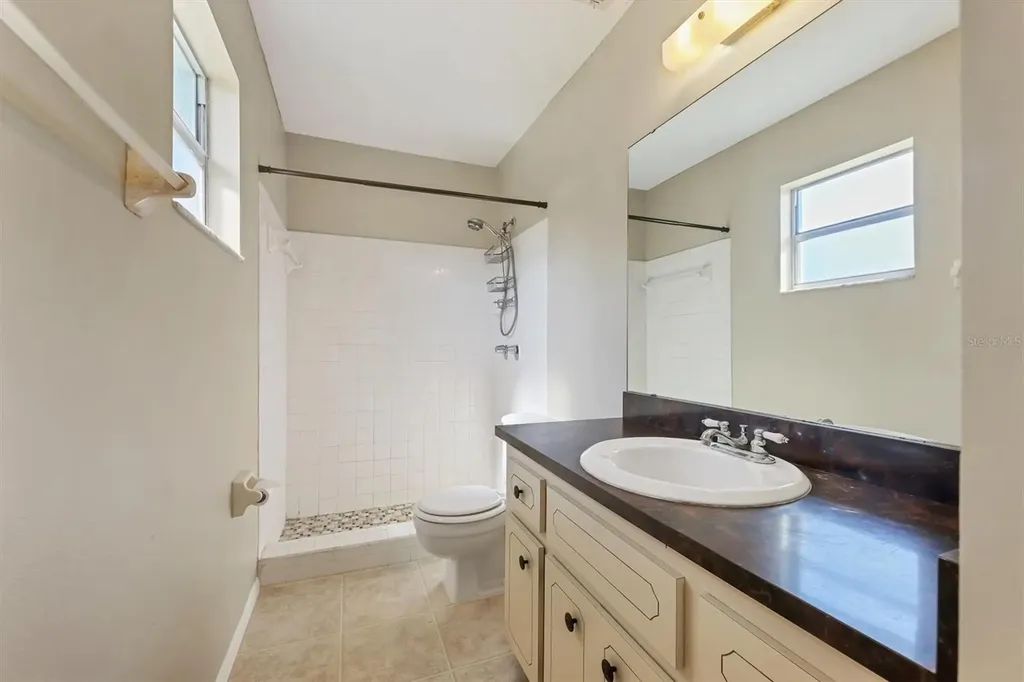 4064 Velarde Lane Sarasota FL 34235
