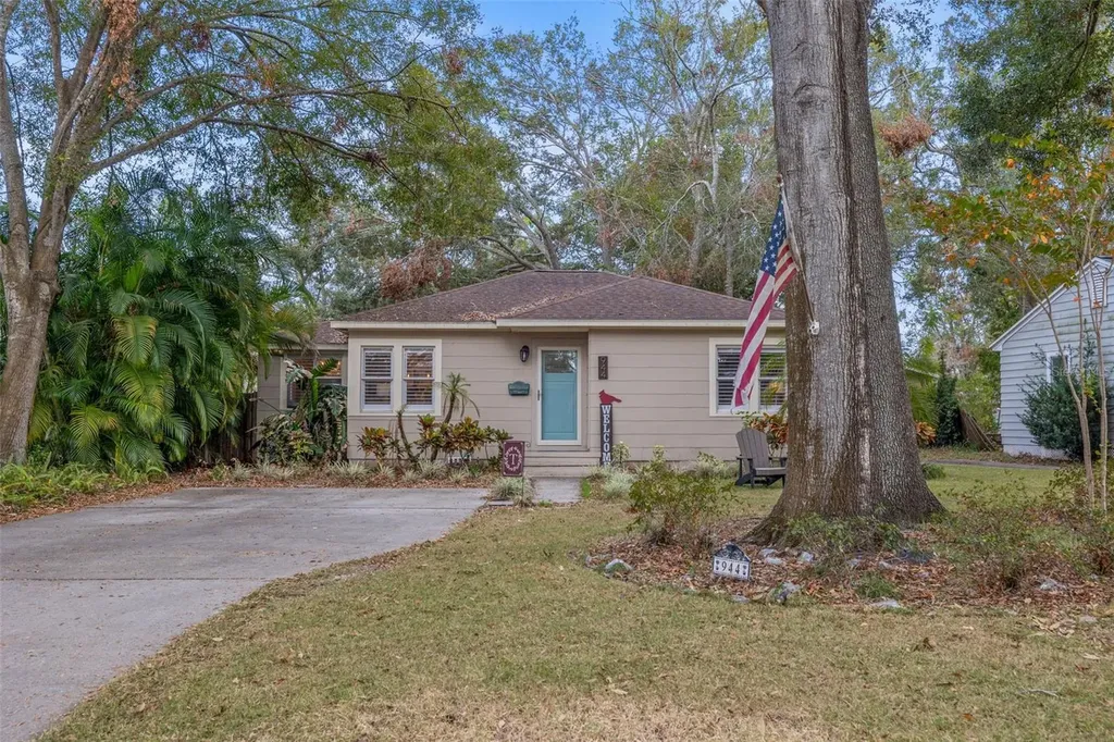 944 Montrose Boulevard N St Petersburg FL 33703