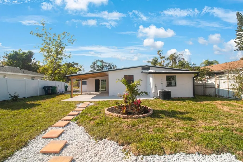 6318 S Renellie Court Tampa FL 33616