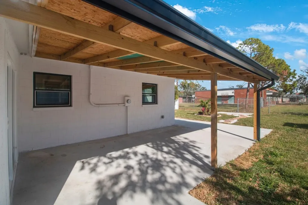 6318 S Renellie Court Tampa FL 33616