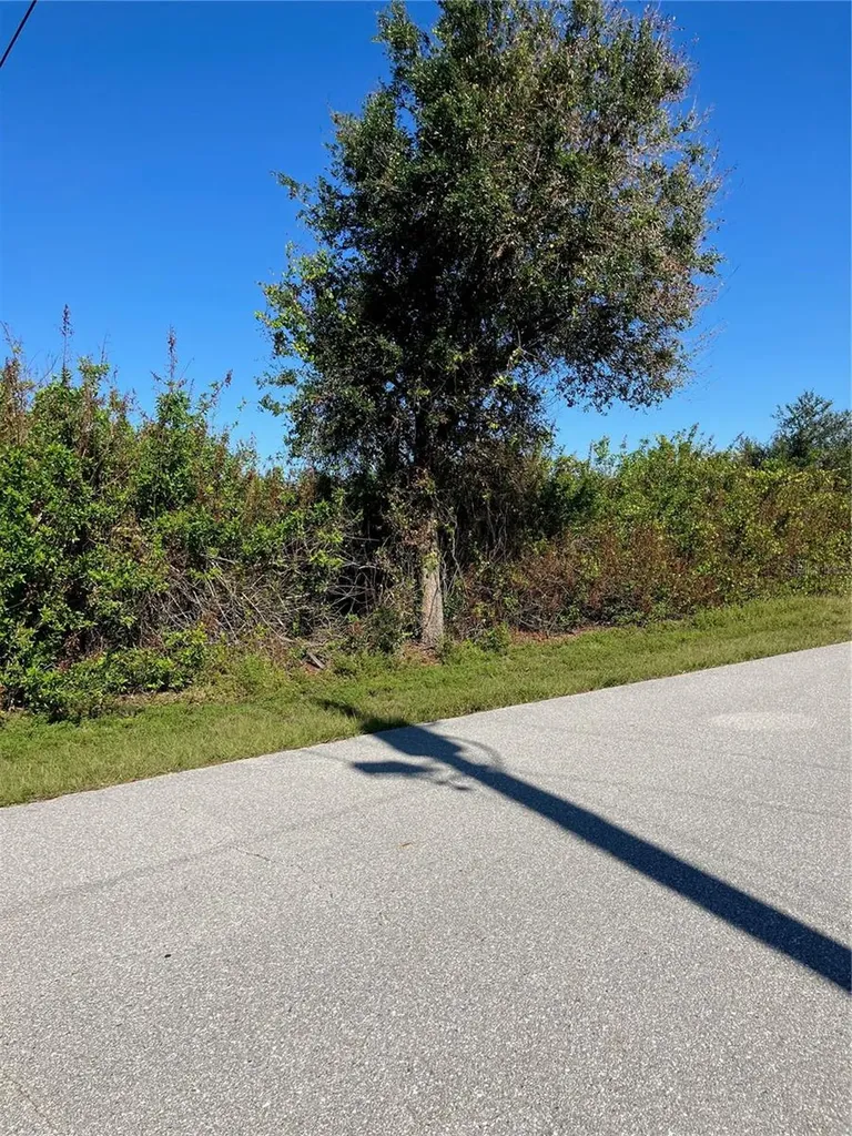11048 Grafton Avenue Englewood FL 34224