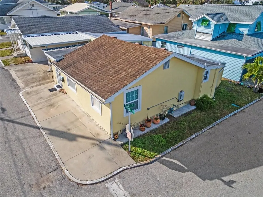 6 Seminole Drive Bradenton FL 34208