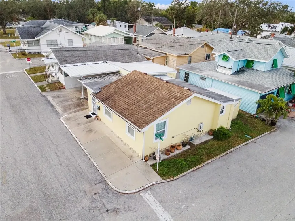 6 Seminole Drive Bradenton FL 34208