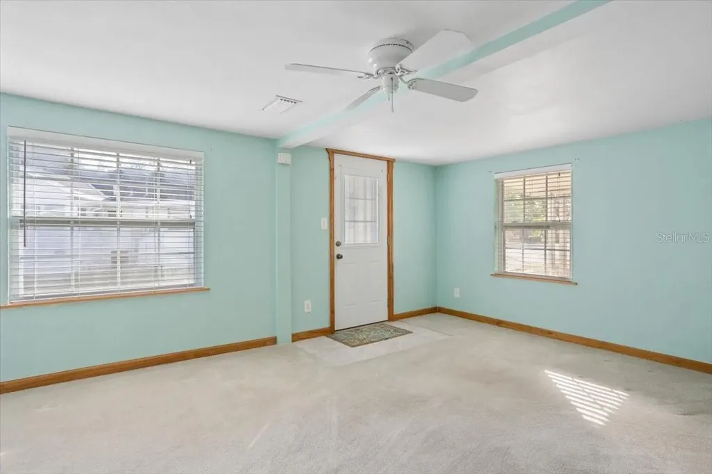 6 Seminole Drive Bradenton FL 34208