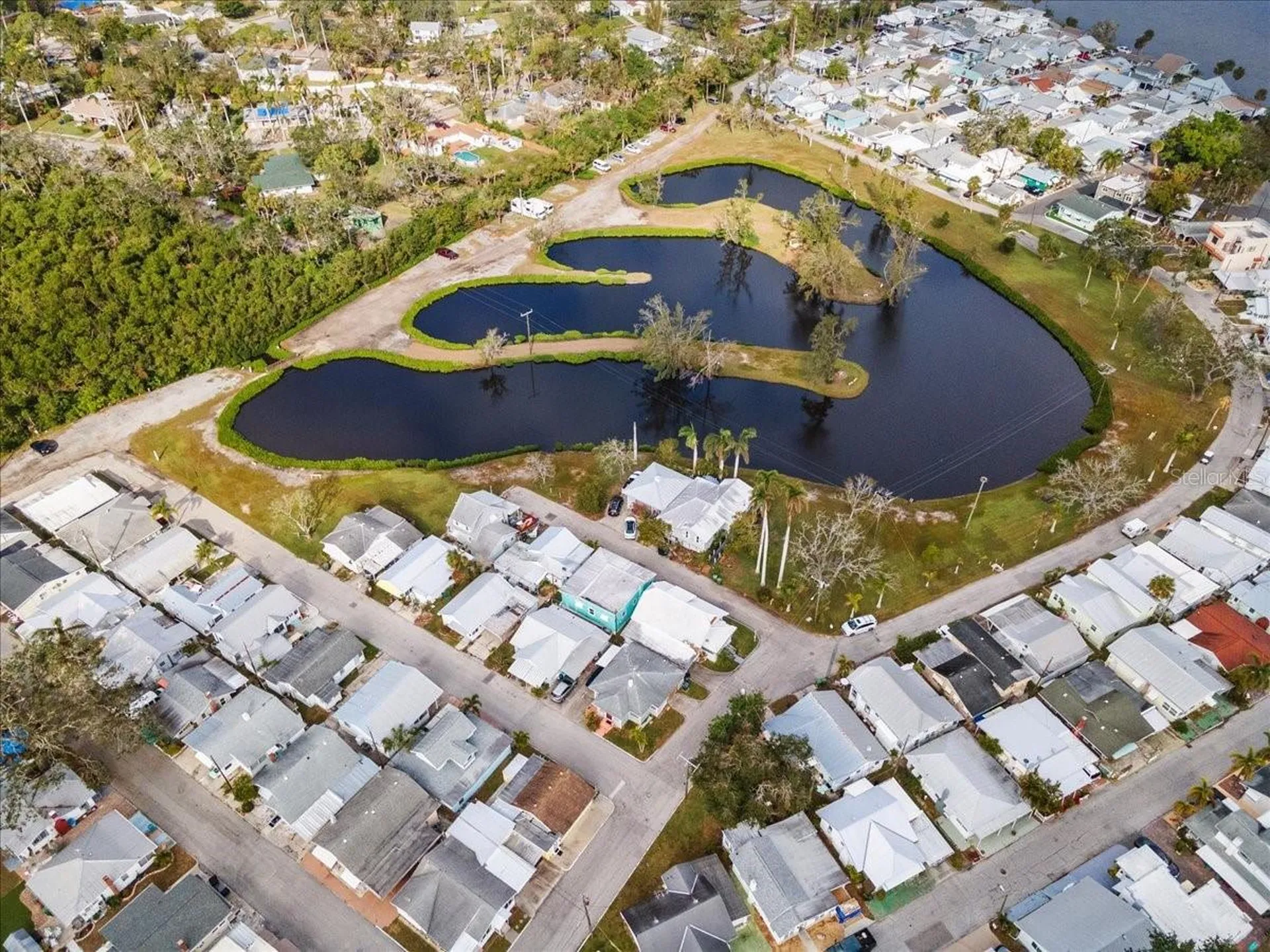 6 Seminole Drive Bradenton FL 34208
