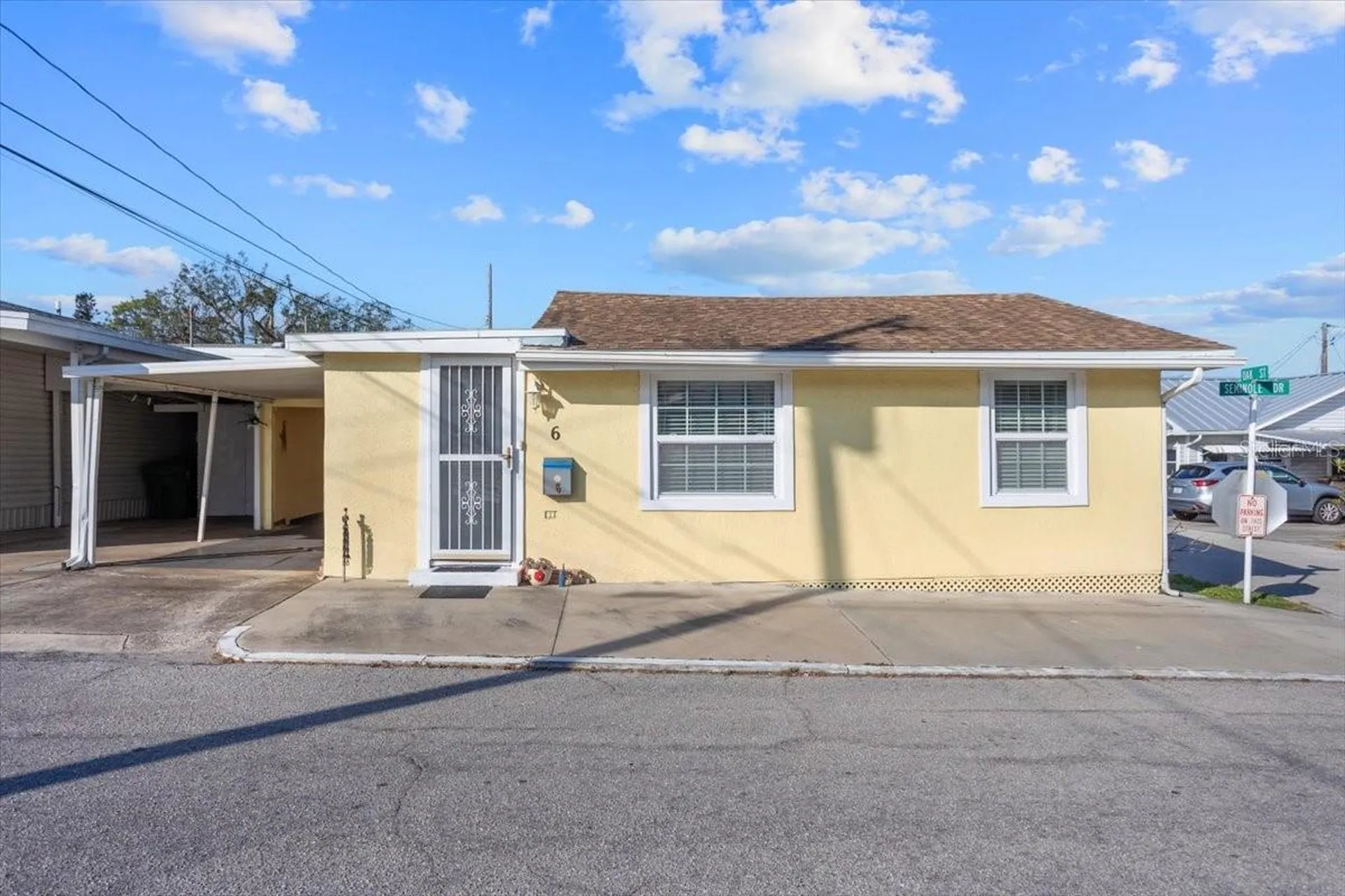6 Seminole Drive Bradenton FL 34208
