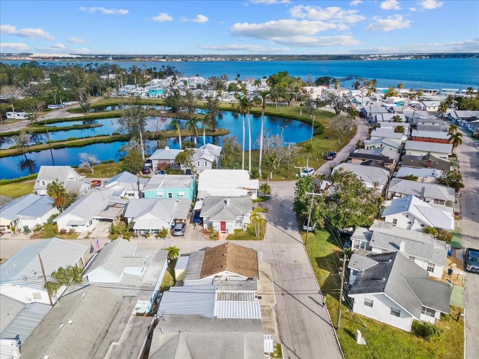 6 Seminole Drive Bradenton FL 34208