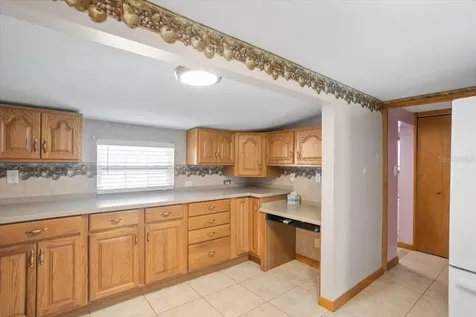 6 Seminole Drive Bradenton FL 34208