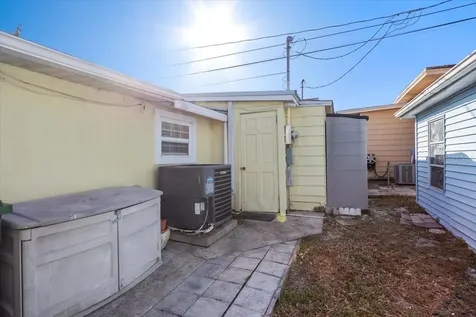 6 Seminole Drive Bradenton FL 34208