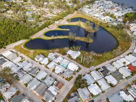 6 Seminole Drive Bradenton FL 34208