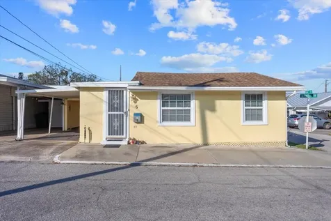 6 Seminole Drive Bradenton FL 34208