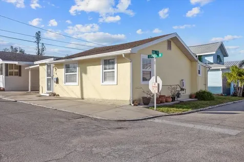 6 Seminole Drive Bradenton FL 34208