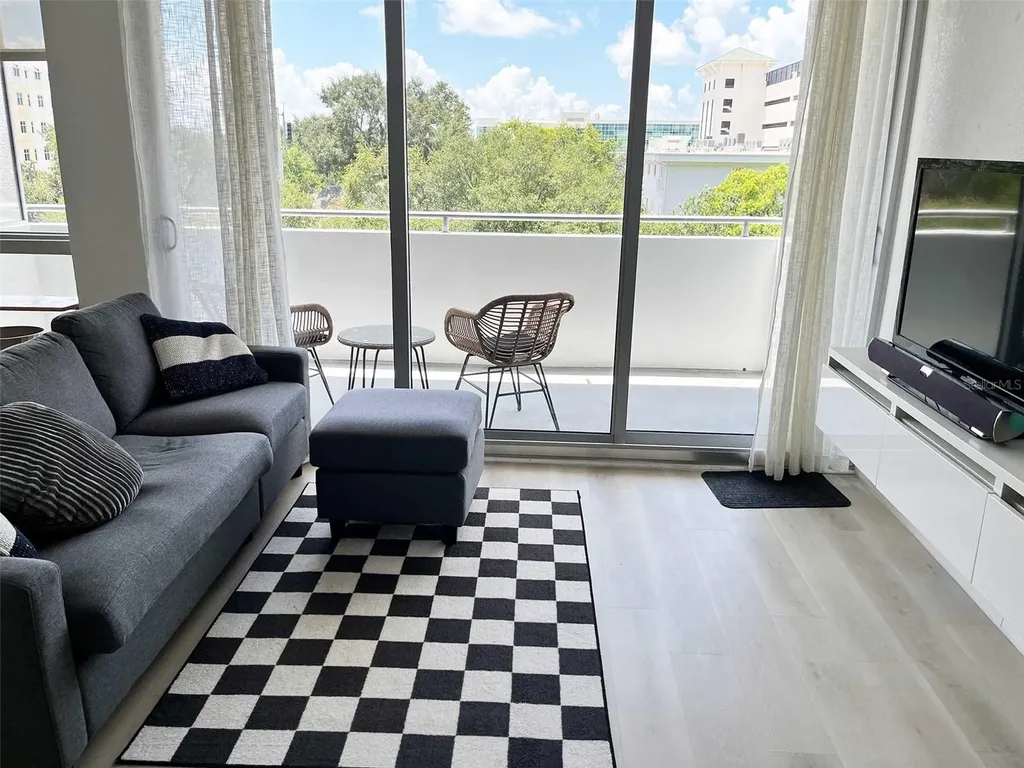 470 3rd Street S St Petersburg FL 33701