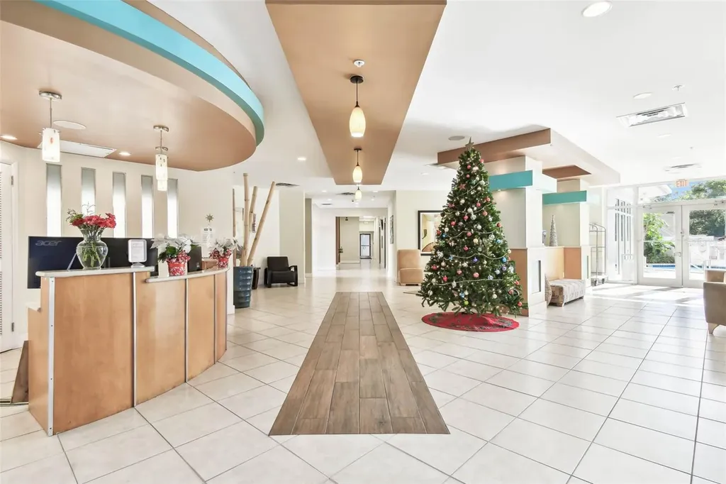 470 3rd Street S St Petersburg FL 33701