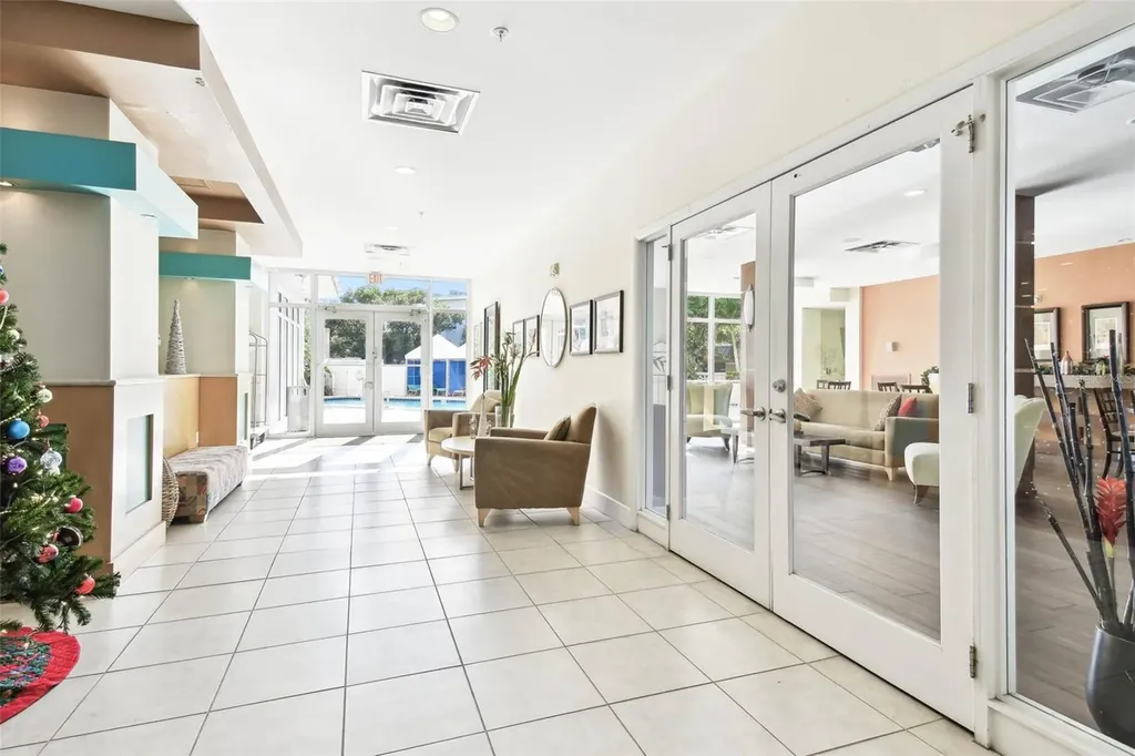 470 3rd Street S St Petersburg FL 33701