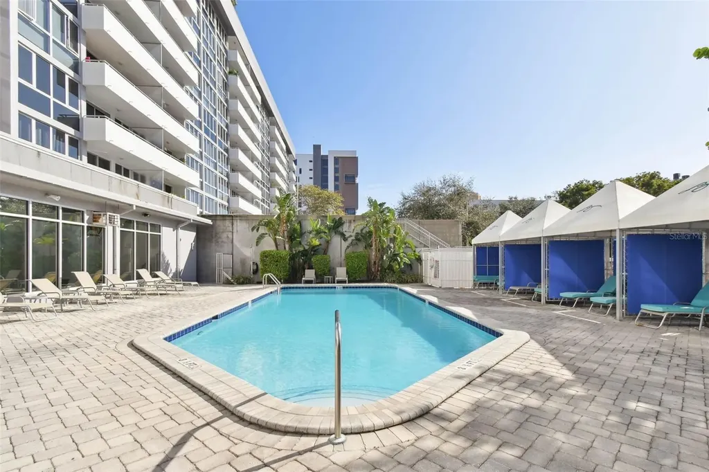 470 3rd Street S St Petersburg FL 33701