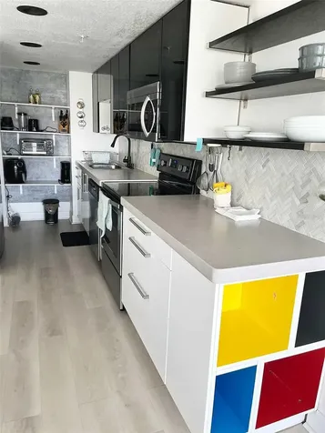 470 3rd Street S St Petersburg FL 33701