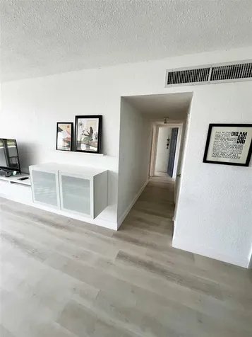 470 3rd Street S St Petersburg FL 33701