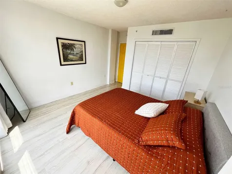 470 3rd Street S St Petersburg FL 33701