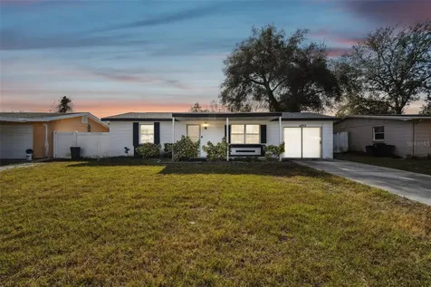4852 Briar Hill Court Holiday FL 34690