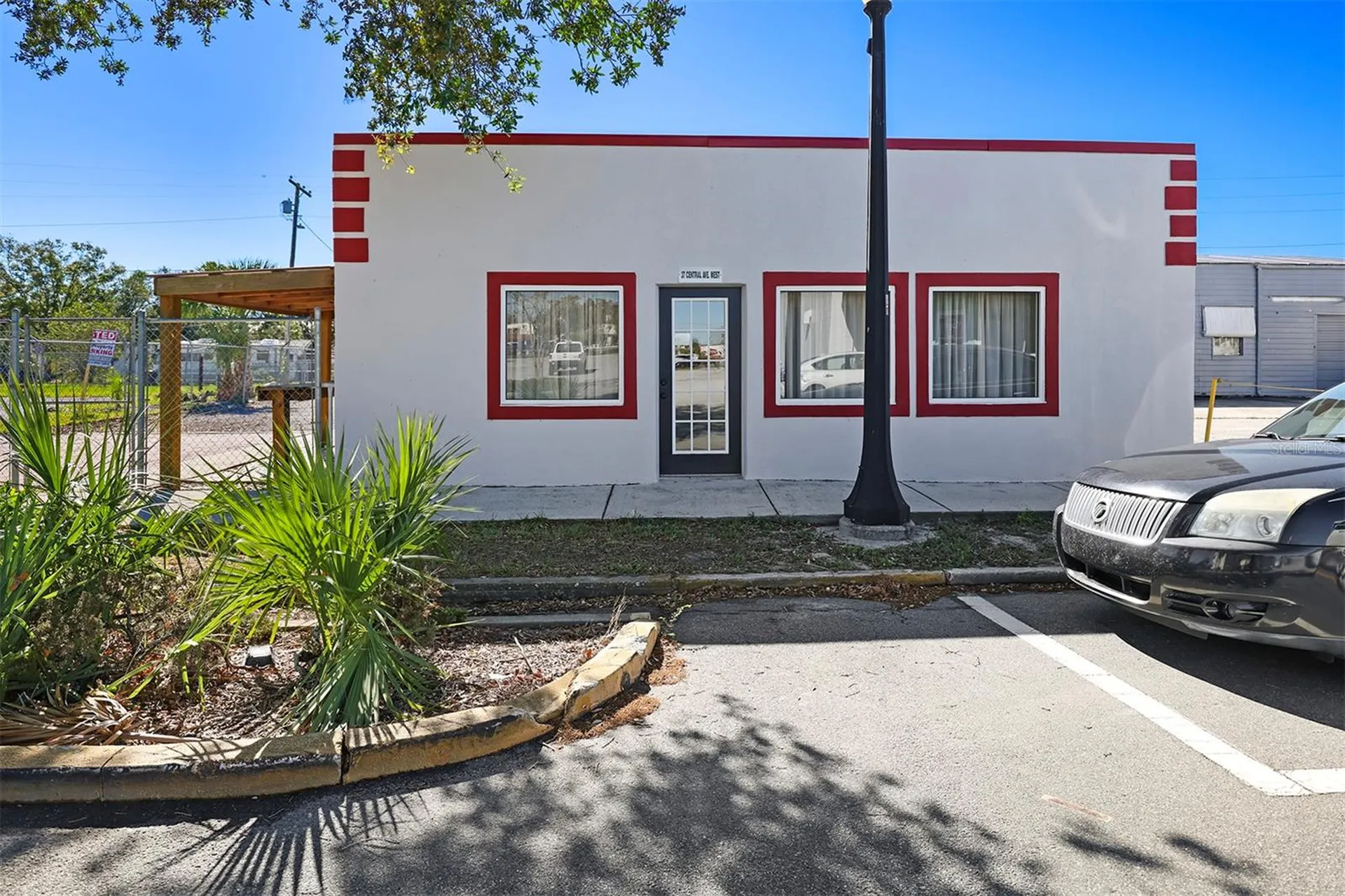 37 & 0 W Central Avenue Lake Wales FL 33853