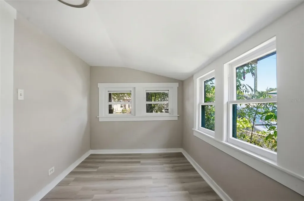 4734 15th Avenue S St Petersburg FL 33711
