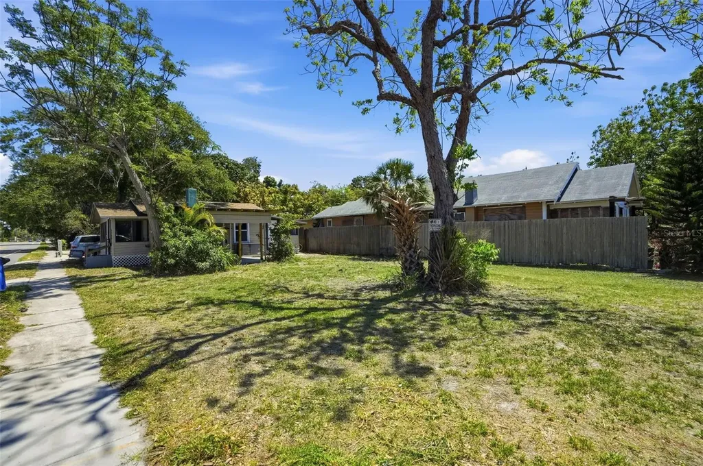 4734 15th Avenue S St Petersburg FL 33711