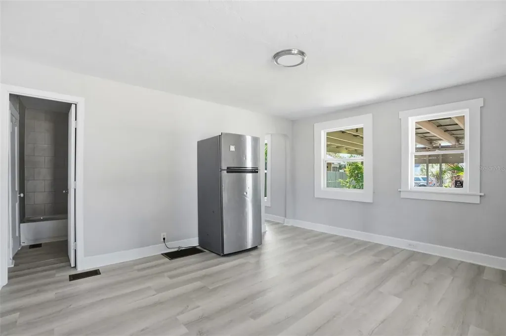 4734 15th Avenue S St Petersburg FL 33711