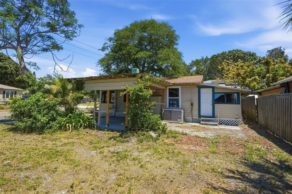 4734 15th Avenue S St Petersburg FL 33711