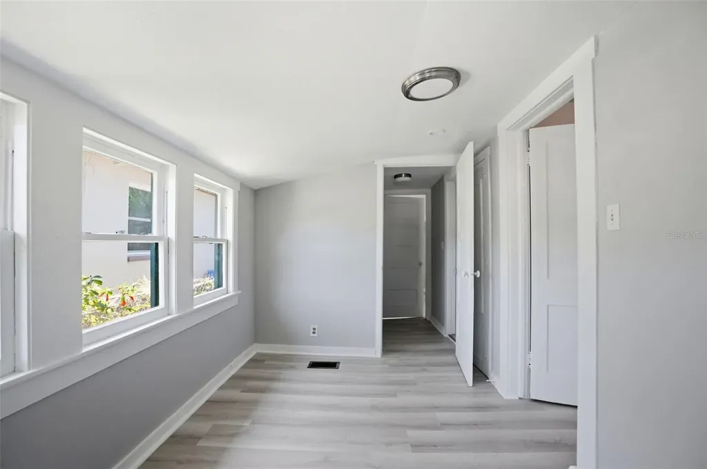 4734 15th Avenue S St Petersburg FL 33711
