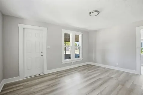 4734 15th Avenue S St Petersburg FL 33711