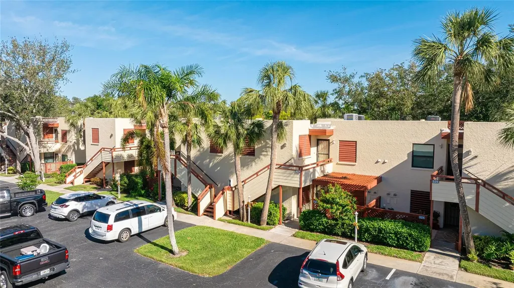 527 Spring Lakes Boulevard Bradenton FL 34210