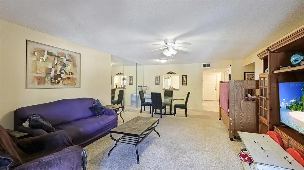 527 Spring Lakes Boulevard Bradenton FL 34210
