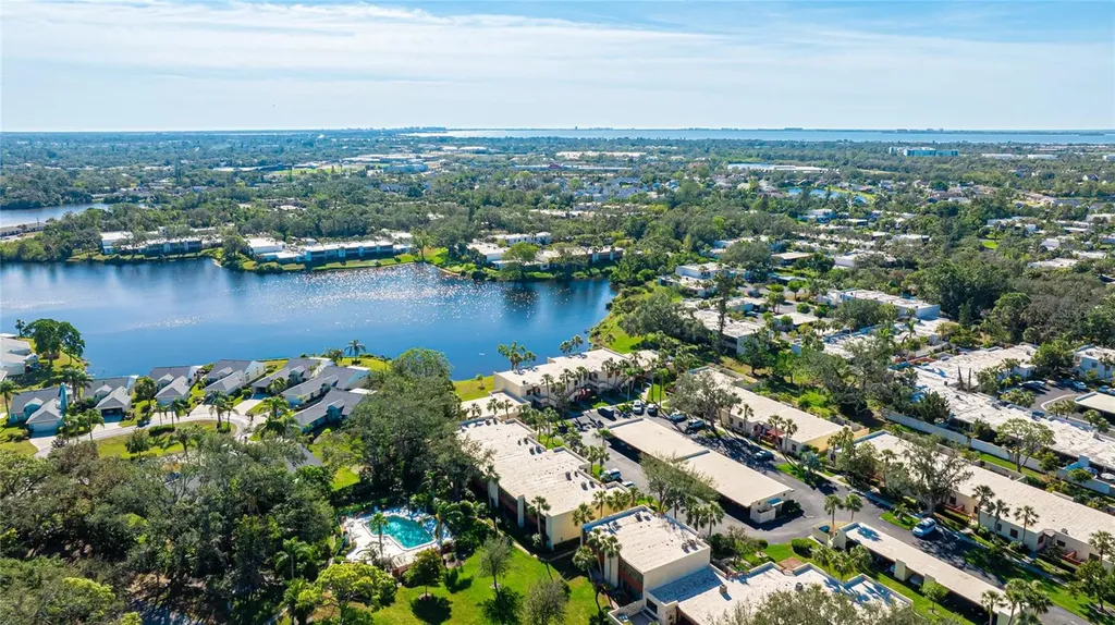 527 Spring Lakes Boulevard Bradenton FL 34210