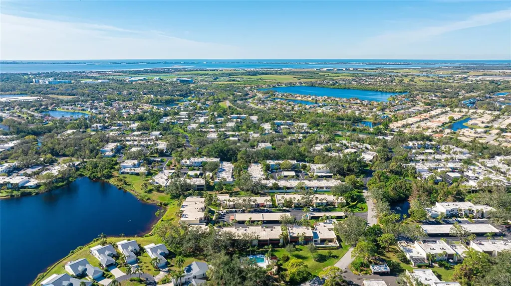 527 Spring Lakes Boulevard Bradenton FL 34210