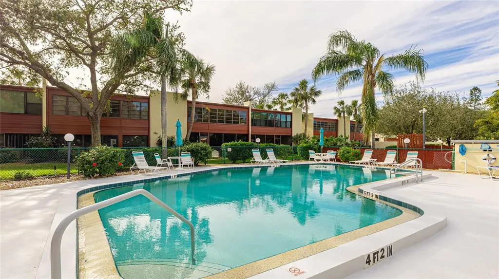 527 Spring Lakes Boulevard Bradenton FL 34210