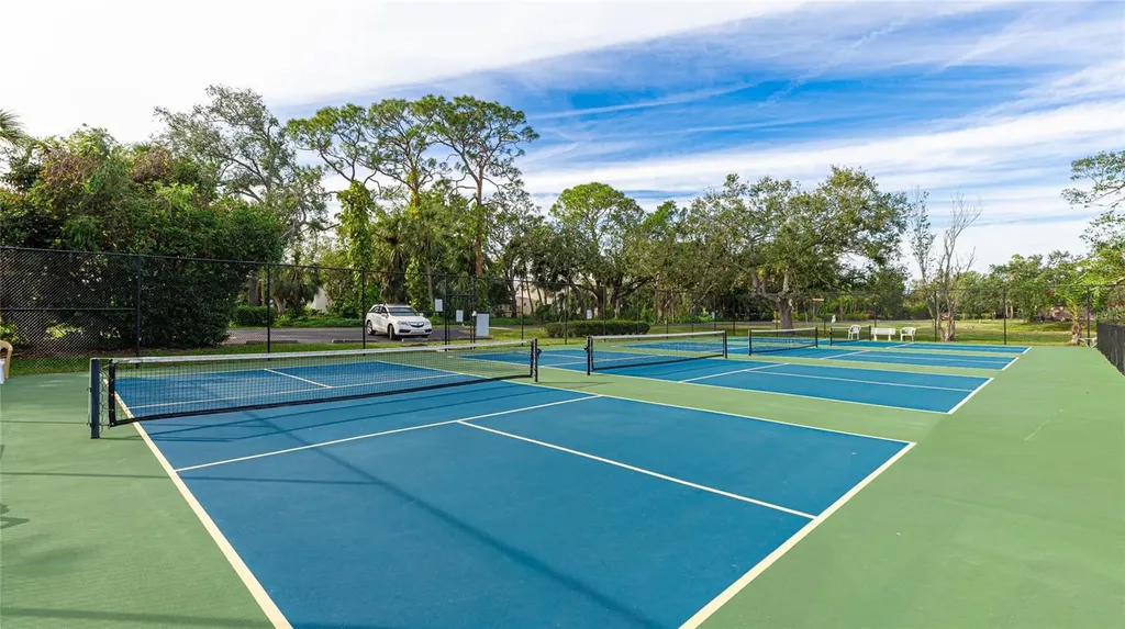 527 Spring Lakes Boulevard Bradenton FL 34210