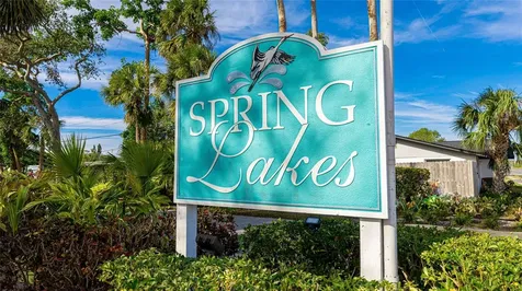 527 Spring Lakes Boulevard Bradenton FL 34210
