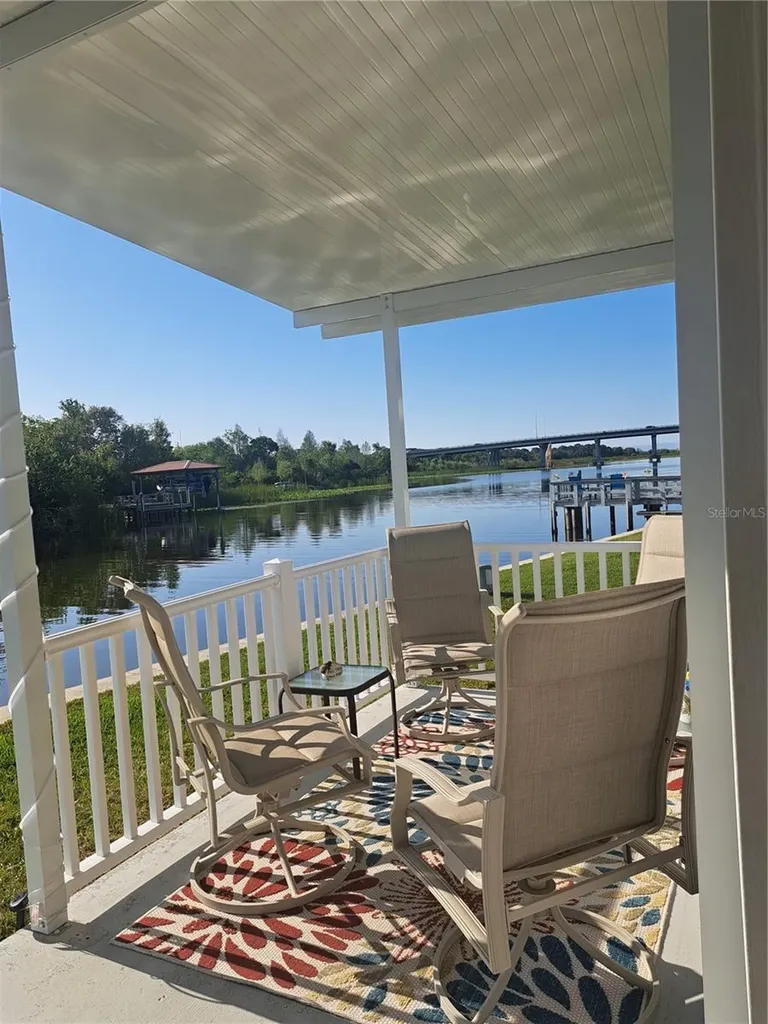 10138 N Lake Drive Largo FL 33773