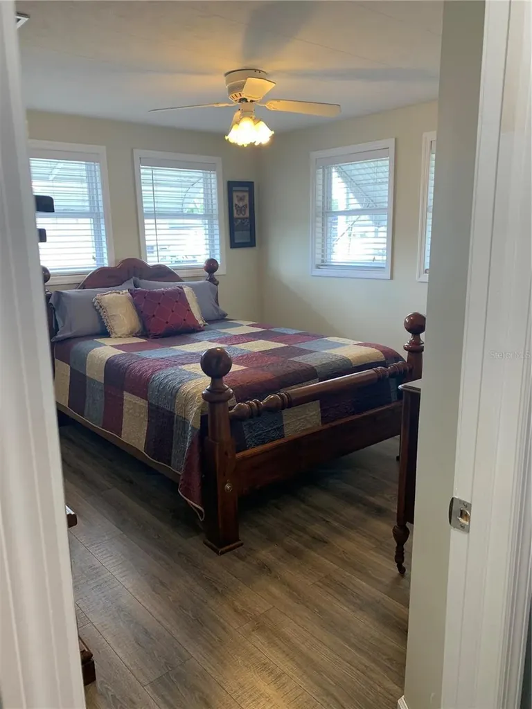 10138 N Lake Drive Largo FL 33773